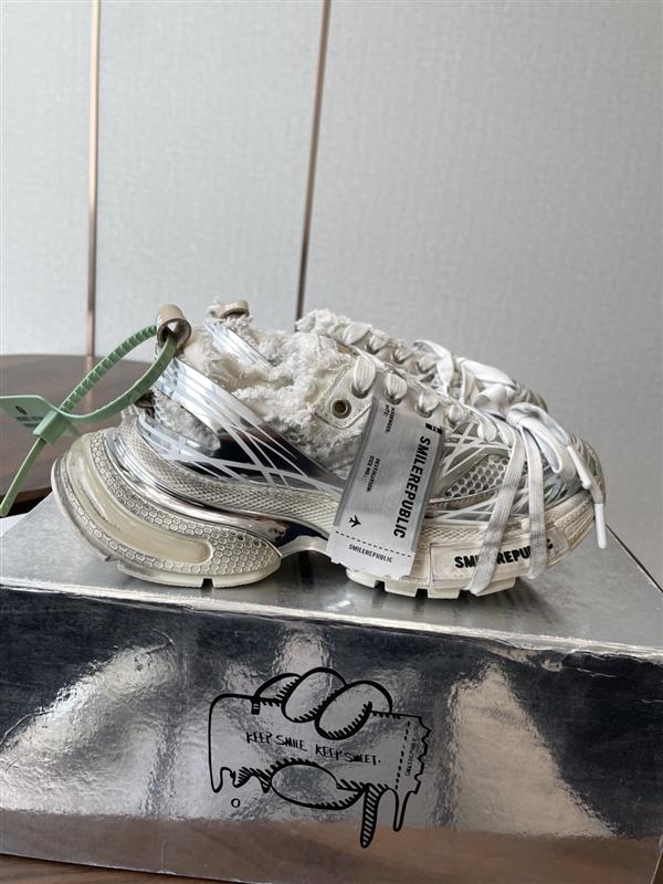 20251128103854703 370